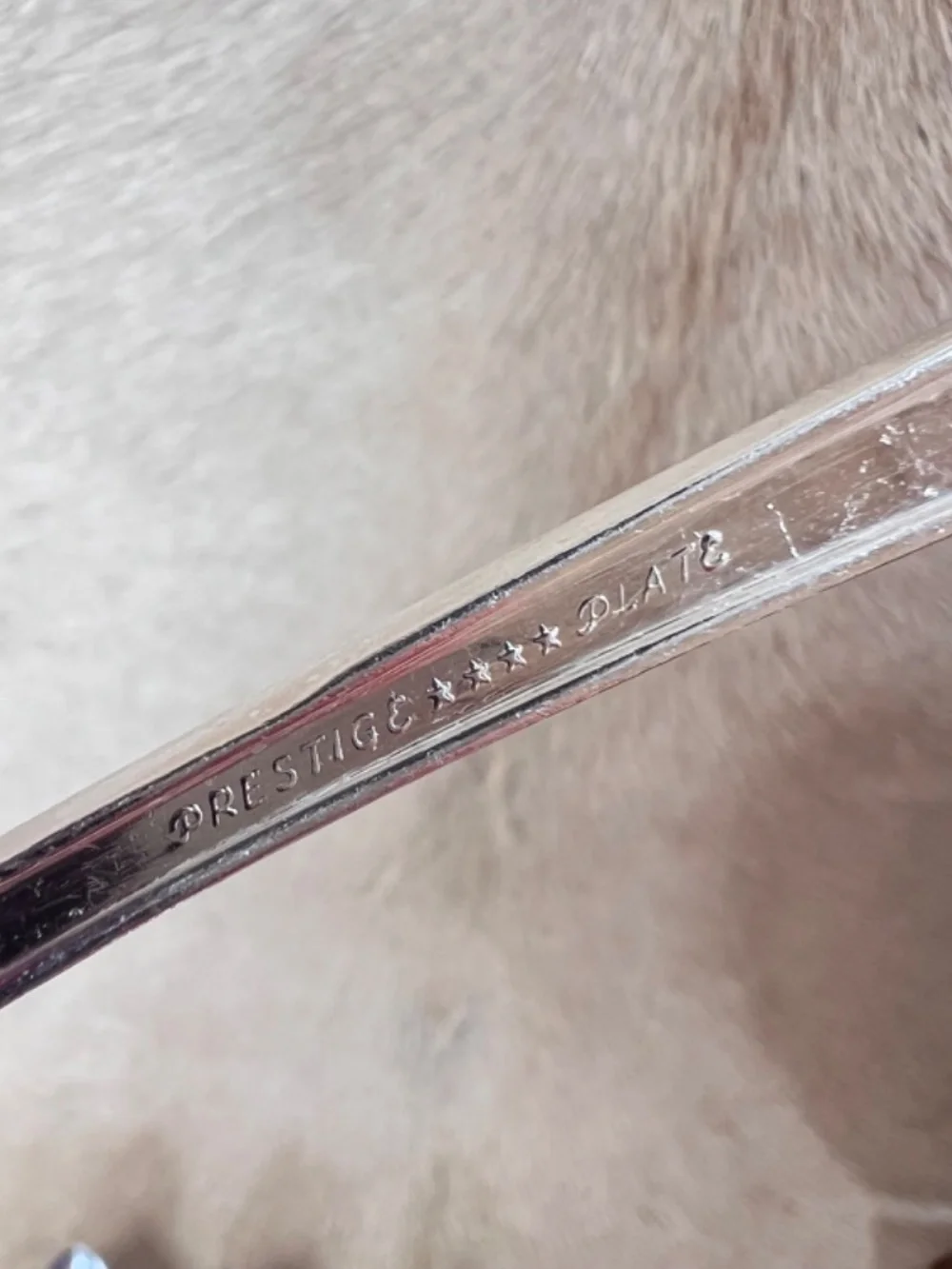 Oneida Silver Prestige 1945 'Bordeaux' Silverplate 43-Piece Flatware Set w/ Box